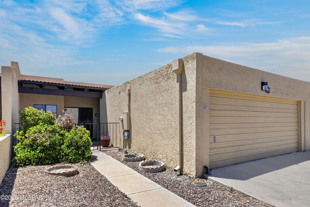 9878 E 1st Street, Tucson, AZ 85748