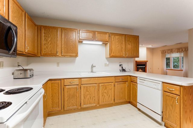 5645 Wisconsin Avenue N, New Hope, MN 55428