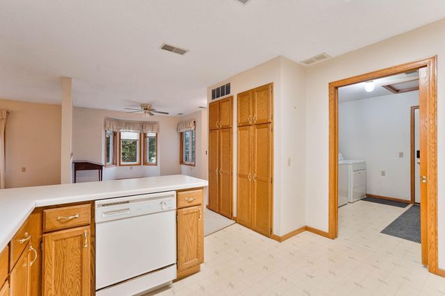 5645 Wisconsin Avenue N, New Hope, MN 55428