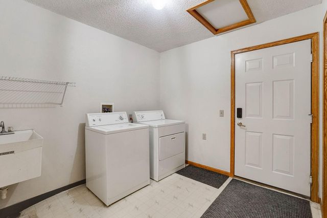 5645 Wisconsin Avenue N, New Hope, MN 55428