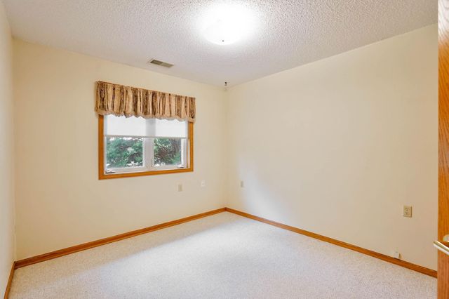 5645 Wisconsin Avenue N, New Hope, MN 55428