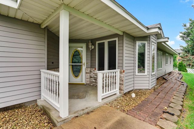 5645 Wisconsin Avenue N, New Hope, MN 55428