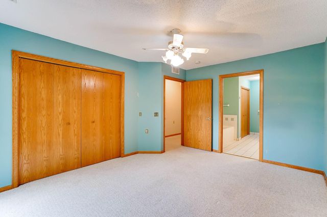 5645 Wisconsin Avenue N, New Hope, MN 55428