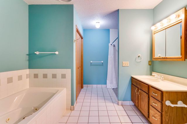 5645 Wisconsin Avenue N, New Hope, MN 55428