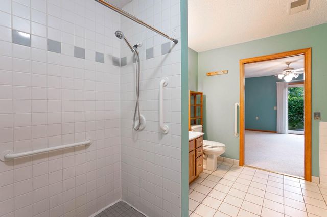 5645 Wisconsin Avenue N, New Hope, MN 55428