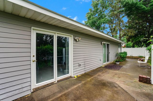 5645 Wisconsin Avenue N, New Hope, MN 55428