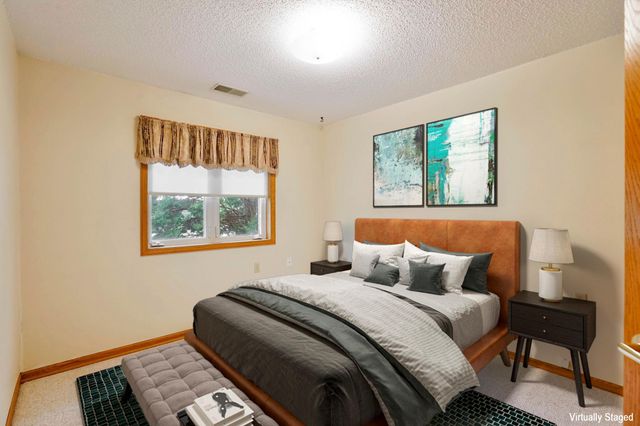 5645 Wisconsin Avenue N, New Hope, MN 55428