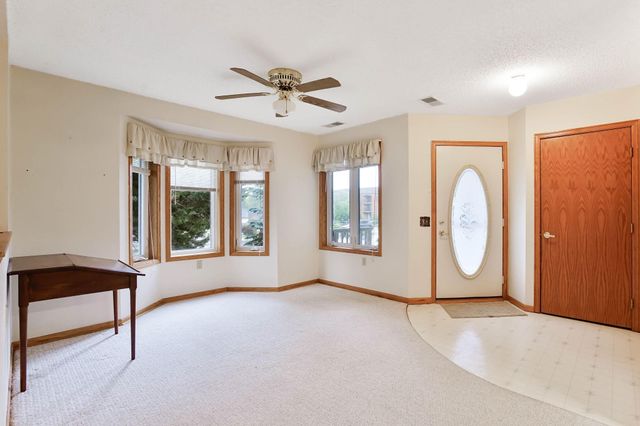 5645 Wisconsin Avenue N, New Hope, MN 55428