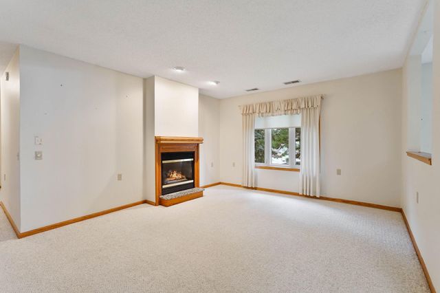 5645 Wisconsin Avenue N, New Hope, MN 55428