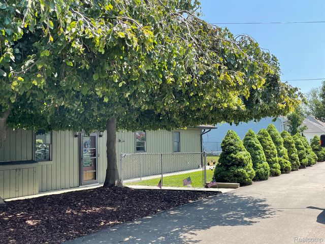 46070 EDGEWATER Drive, Chesterfield Twp, MI 48047