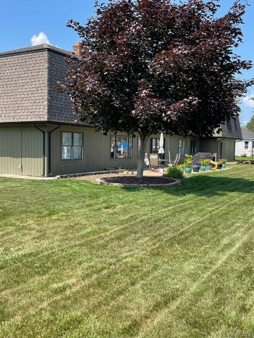 46070 EDGEWATER Drive, Chesterfield Twp, MI 48047