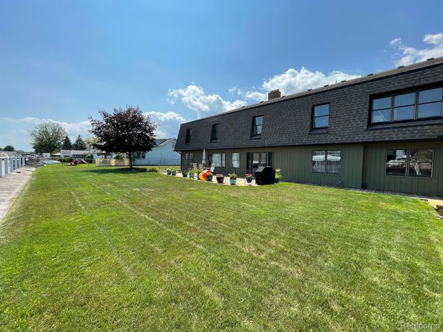 46070 EDGEWATER Drive, Chesterfield Twp, MI 48047