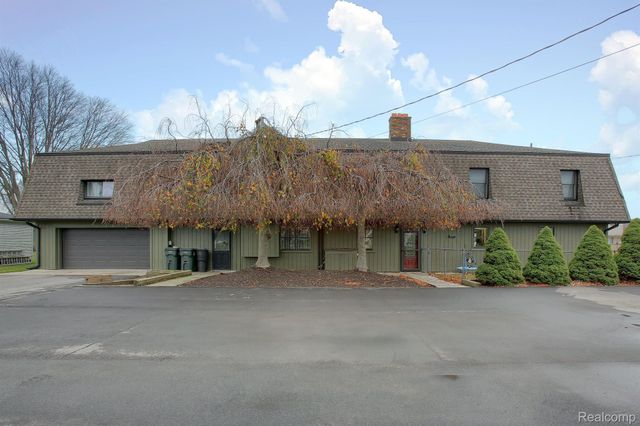 46070 EDGEWATER Drive, Chesterfield Twp, MI 48047