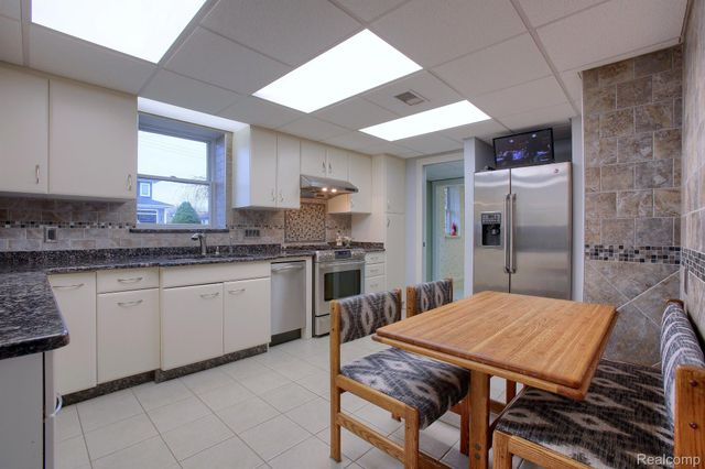 46070 EDGEWATER Drive, Chesterfield Twp, MI 48047