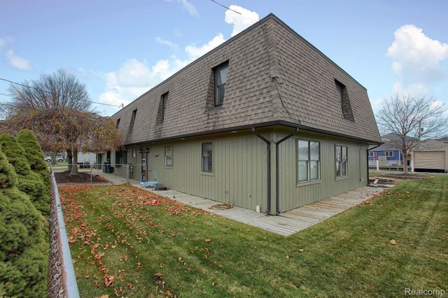 46070 EDGEWATER Drive, Chesterfield Twp, MI 48047