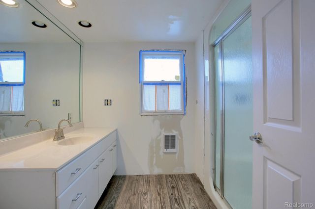 46070 EDGEWATER Drive, Chesterfield Twp, MI 48047