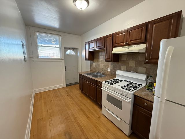 2140 S Clarence Avenue 2S, Berwyn, IL 60402