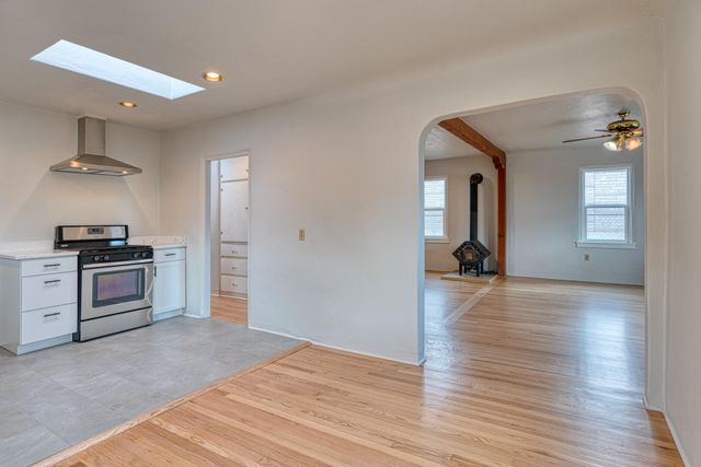 2204 7th Street NW, Albuquerque, NM 87102