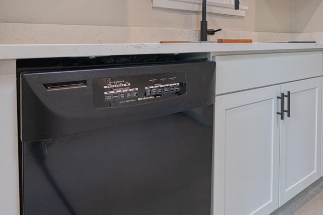 2204 7th Street NW, Albuquerque, NM 87102