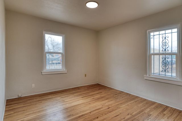 2204 7th Street NW, Albuquerque, NM 87102