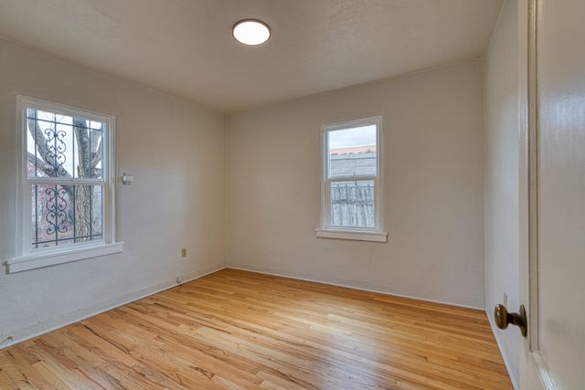 2204 7th Street NW, Albuquerque, NM 87102