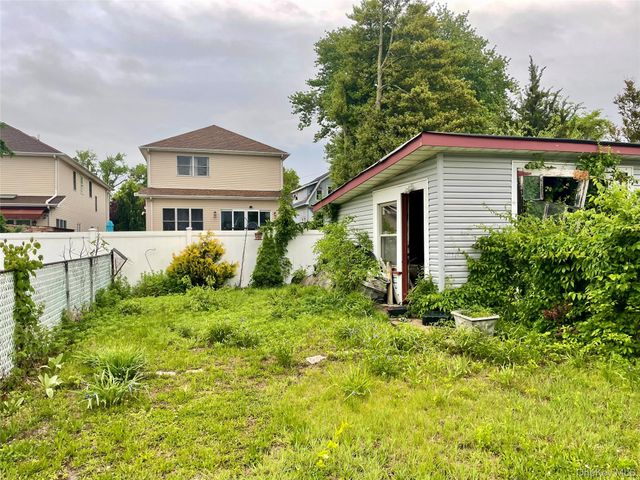 141 Fisher Avenue, Staten Island, NY 10307