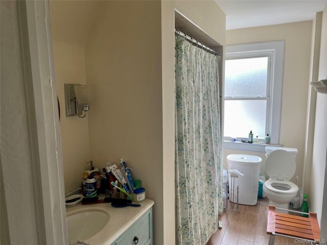 141 Fisher Avenue, Staten Island, NY 10307