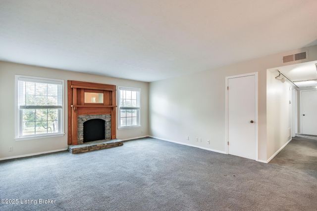 8133 Lake Ave APT B9, Louisville, KY 40222