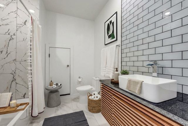 311 W Thomas Street, Leonard, TX 75452