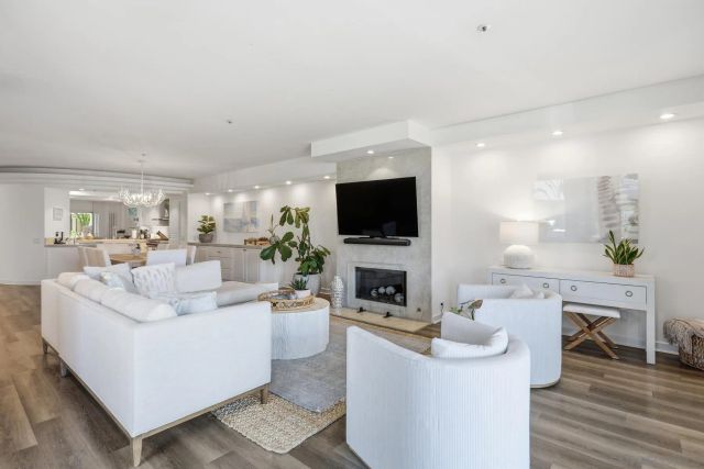 1101 1st St 114, Coronado, CA 92118