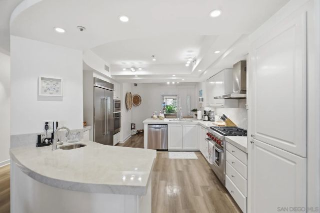 1101 1st St 114, Coronado, CA 92118