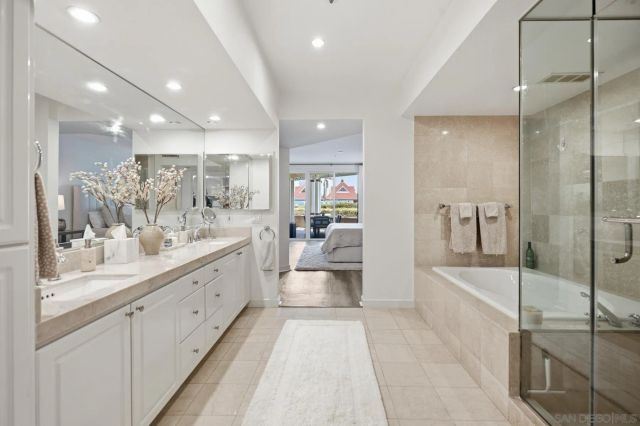 1101 1st St 114, Coronado, CA 92118