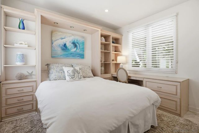 1101 1st St 114, Coronado, CA 92118