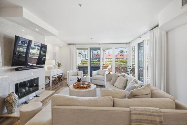 1101 1st St 114, Coronado, CA 92118