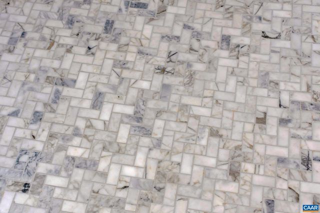 5481 GOLF DR, Crozet, VA 22932