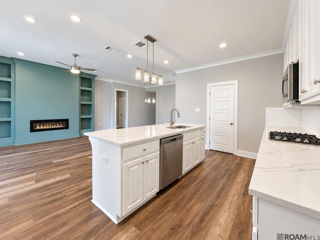 13775 Pinyon Dr, Denham Springs, LA 70726