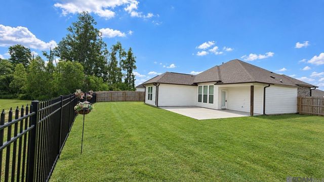 13775 Pinyon Dr, Denham Springs, LA 70726
