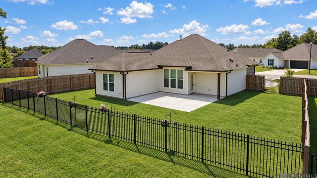 13775 Pinyon Dr, Denham Springs, LA 70726