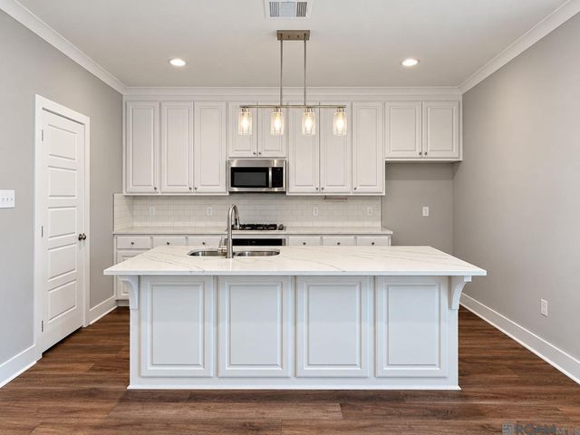 13775 Pinyon Dr, Denham Springs, LA 70726