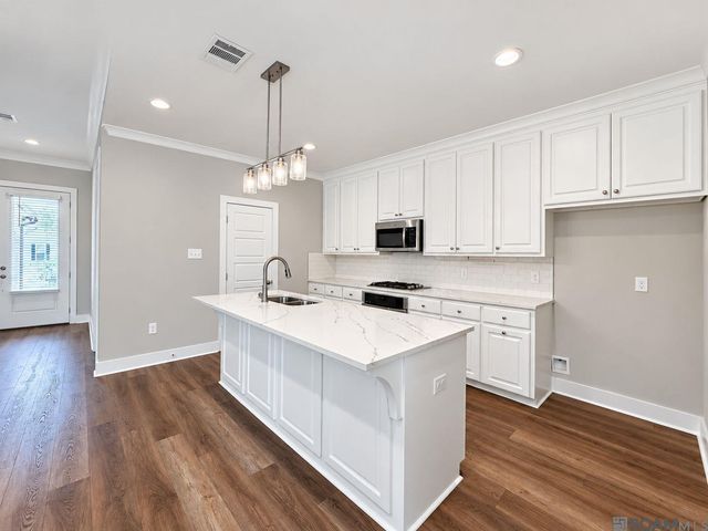 13775 Pinyon Dr, Denham Springs, LA 70726