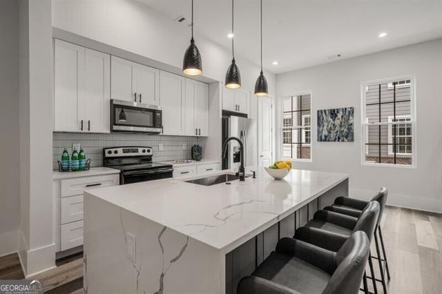 3165 Dogwood Drive 104, Hapeville, GA 30354