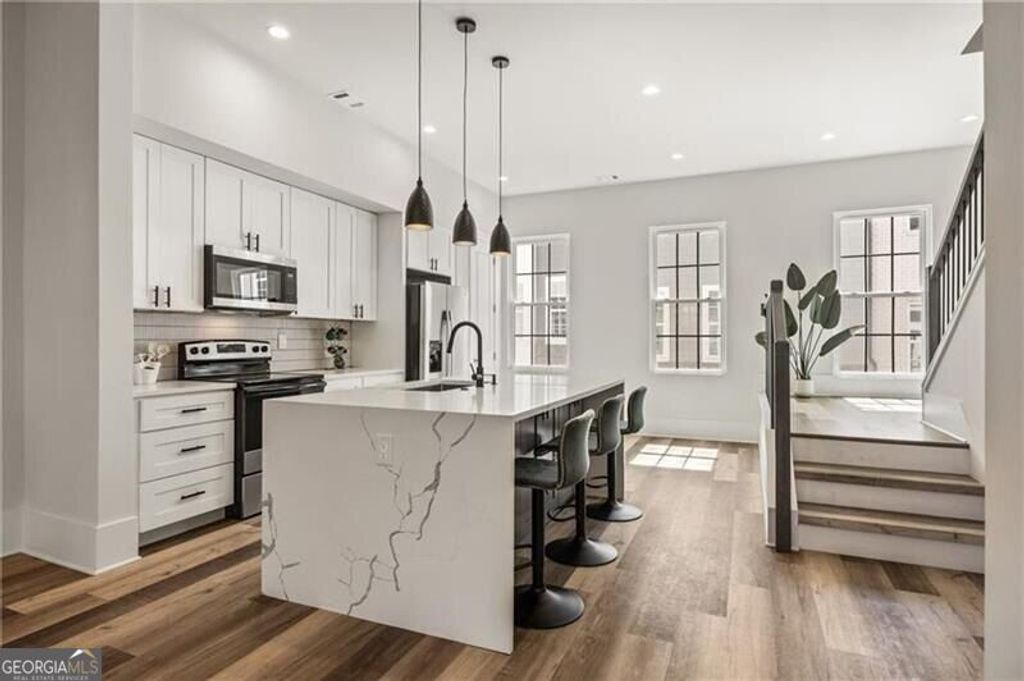 3165 Dogwood Drive 104, Hapeville, GA 30354