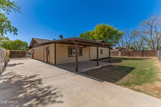 4132 W MONTE CRISTO Avenue, Phoenix, AZ 85053