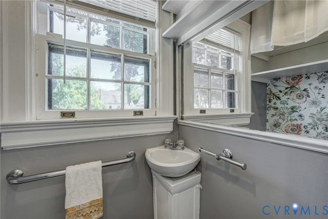 509 Cedar Ln, Hopewell, VA 23860