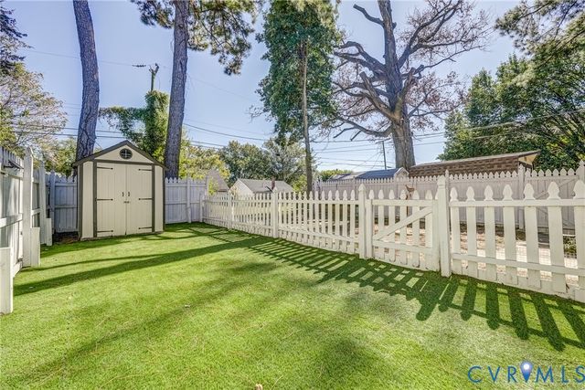 509 Cedar Ln, Hopewell, VA 23860