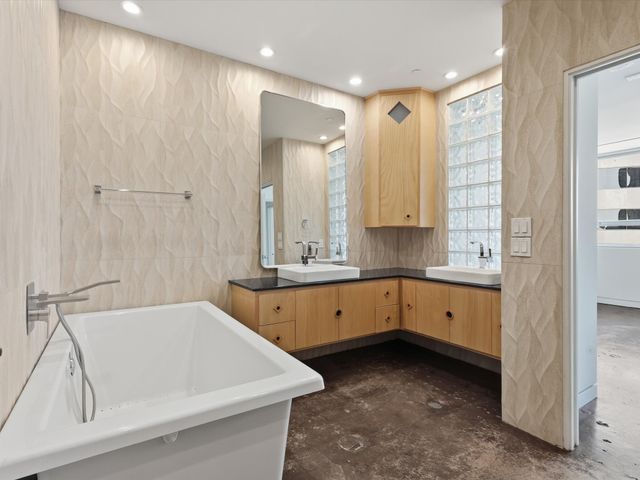 511 N Akard Street 1505, Dallas, TX 75201