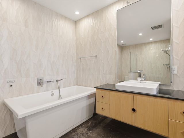 511 N Akard Street 1505, Dallas, TX 75201