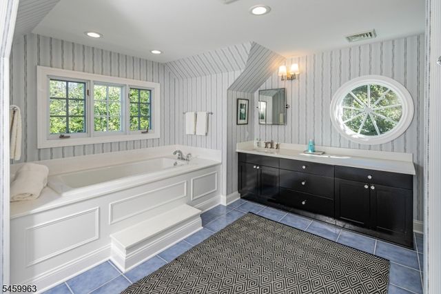 102 Rolling Hill Rd, Montgomery Twp., NJ 08558