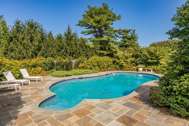 102 Rolling Hill Rd, Montgomery Twp., NJ 08558