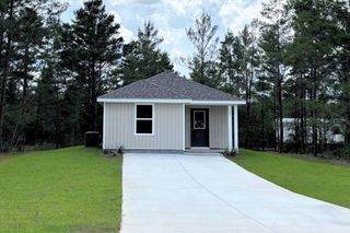 106 E Iris Lane, Defuniak Springs, FL 32433
